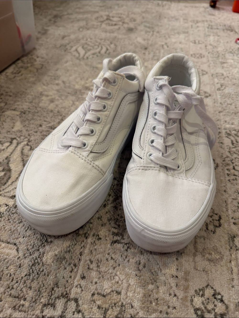Vans Women's White Low-Top Canvas platform Sneakers size 7.5